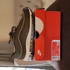 Nik3 Airmax 97 size 8 Olive Green sneaker